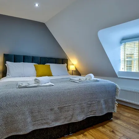 Stamford Central Stay - Stylish 2-Bed Apartment With Wifi Exterior photo