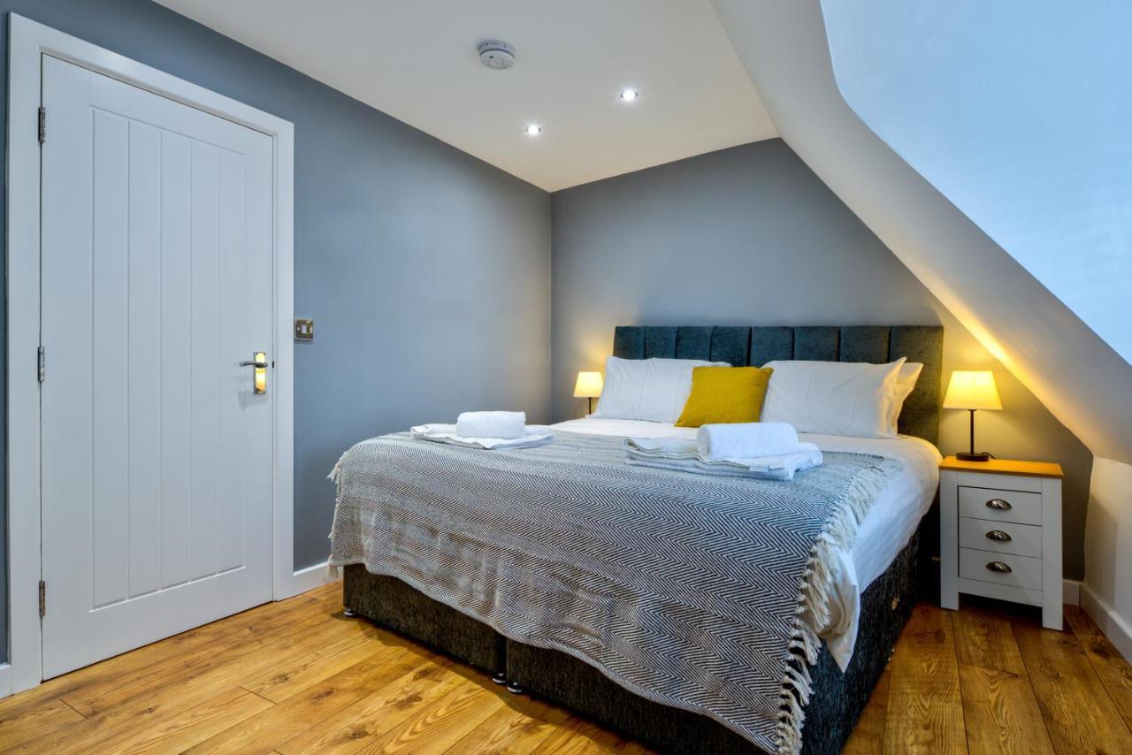 - Stylish 2-bed With Wifi